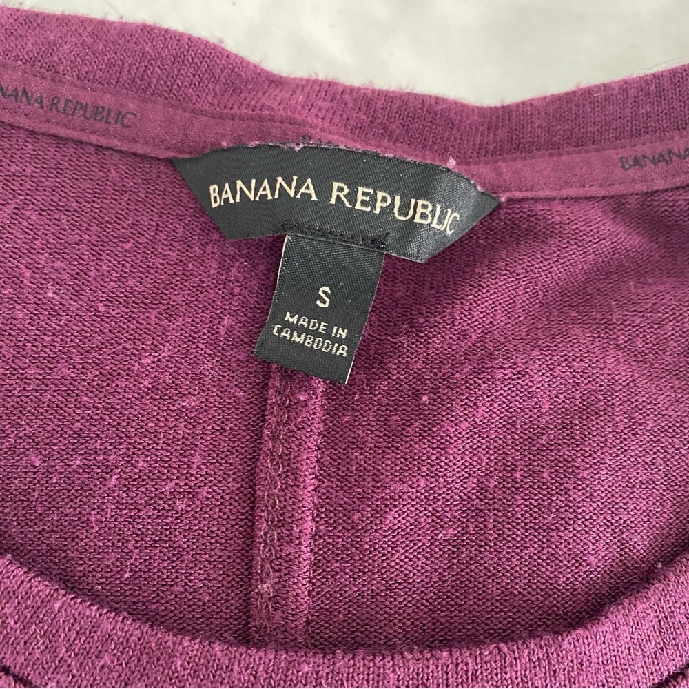 Banana Republic Rich Plum Women’s Crew Neck Lightweight Sweater Size Small - Picture 3 of 8